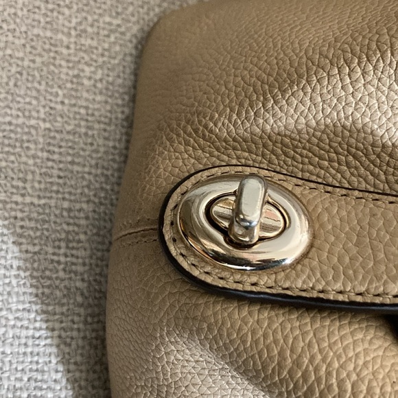 Coach Edie Crème shoulder bag - Picture 9 of 12